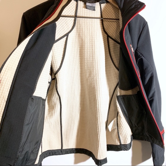 Nike zip up jacket black and red running active - Picture 4 of 5